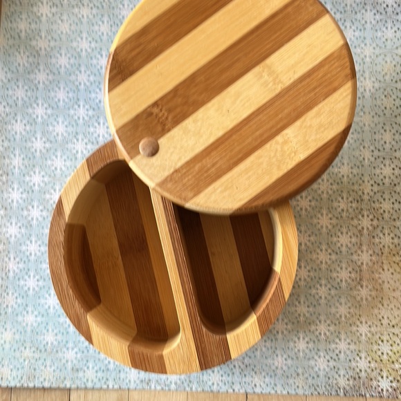 Salt Box by Technique - Picture 3 of 3